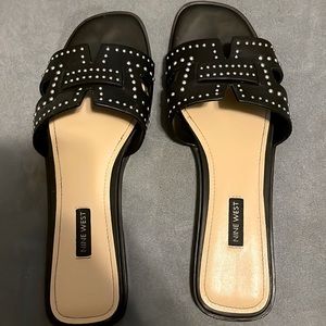 Nine West Genesia Flat